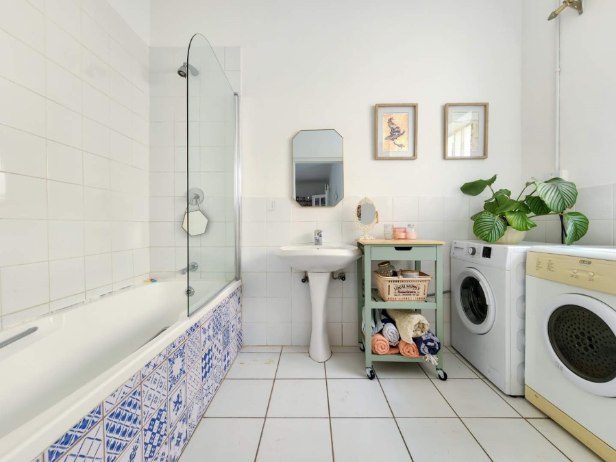 3 Bedroom Property for Sale in Sea Point Western Cape